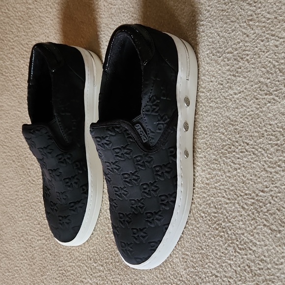 DKNY Slip-on Sneakers,Size 8, Never Worn - Picture 1 of 5